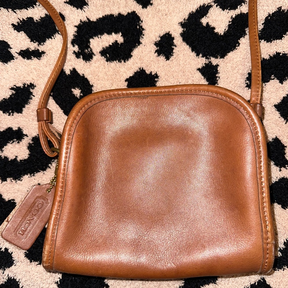 Vintage mini coach crossbody 100% genuine leather